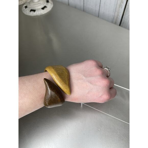 Vintage Wooden Two Tone Brown Hinge Wide Cuff Bracelet Boho Unique - Picture 3 of 4